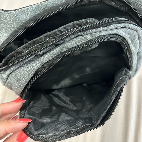 💥PRICE⬇️ 
NISSAN • Thrill Street Fanny Pack • Medium • Grey • - Picture 6 of 12